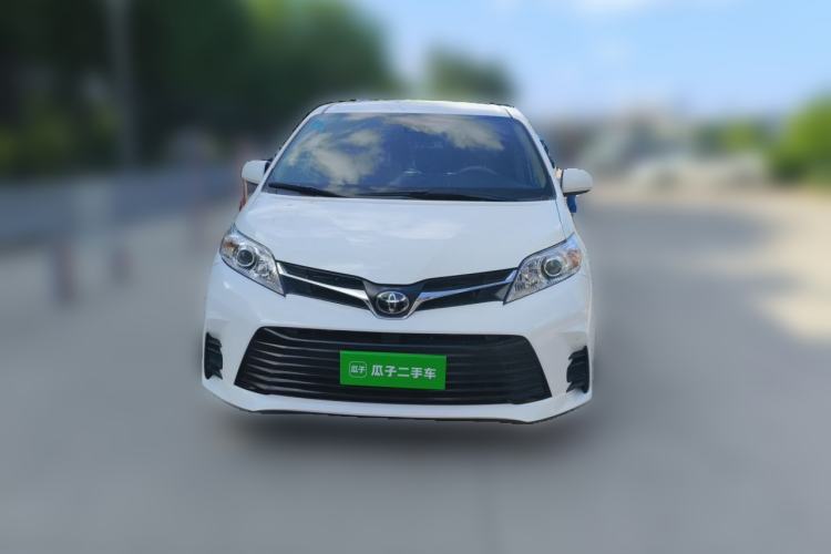 Used Toyota SIENNA  Front