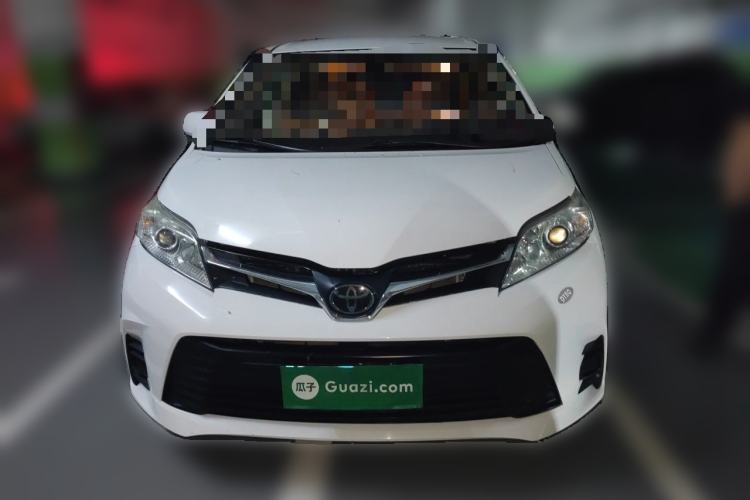 Used Toyota SIENNA  Front
