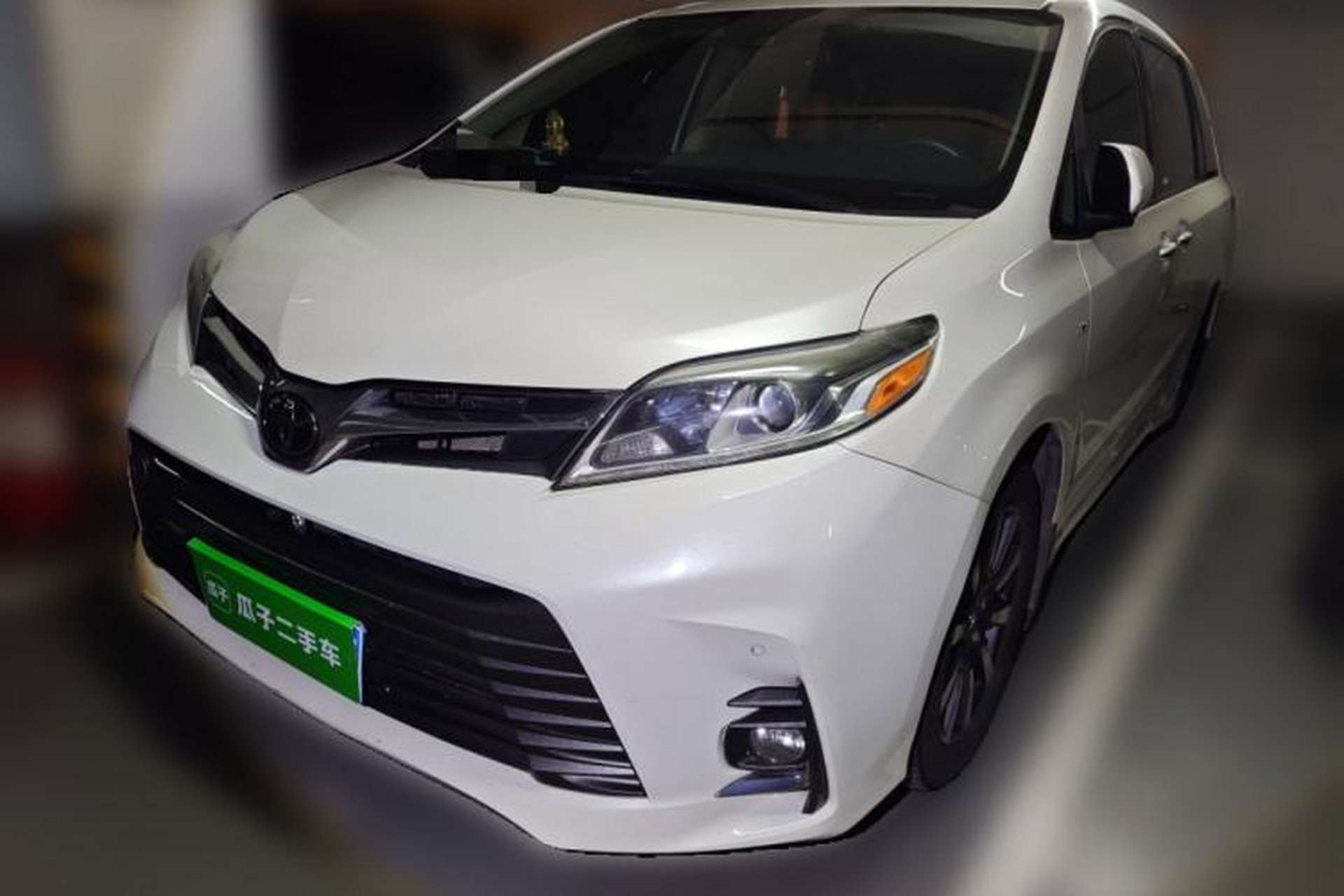 Used Toyota SIENNA 2019 3.5L Four-Wheel Drive Limited 7-Seater Canadian Version Front Left 45 Deg