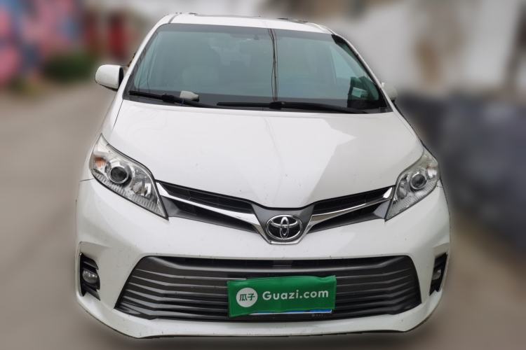 Used Toyota SIENNA  Front