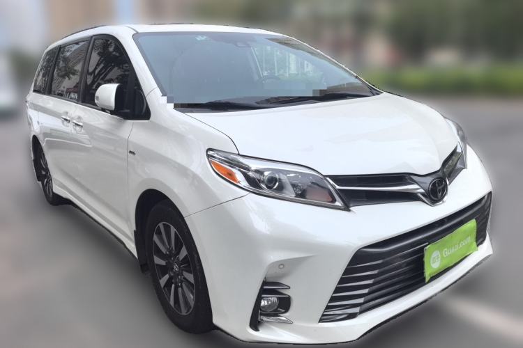 Used Toyota SIENNA  Front Right 45 Deg
