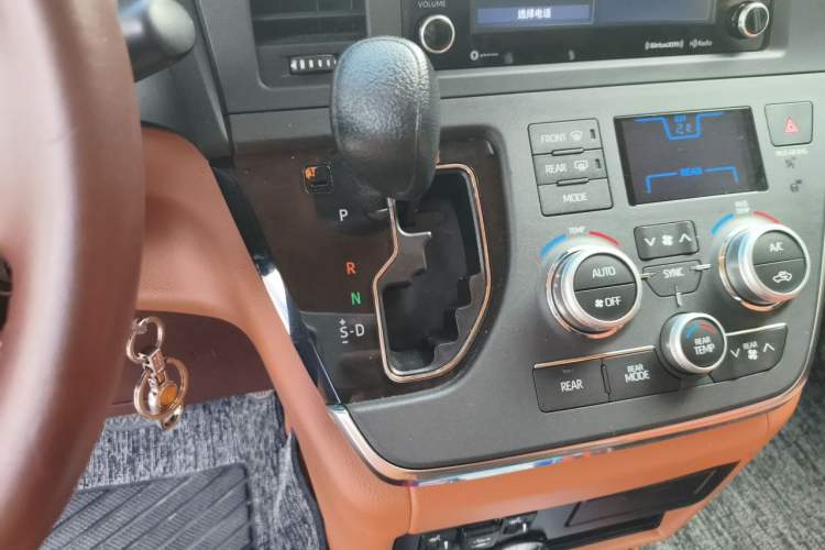 Used Toyota SIENNA  Gear Lever