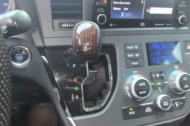 Used Toyota SIENNA  Gear Lever