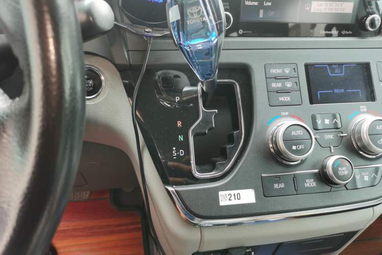 Used Toyota SIENNA  Gear Lever