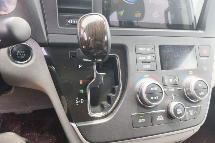 Used Toyota SIENNA  Gear Lever