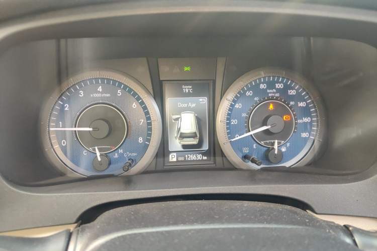 Used Toyota SIENNA  Instrument Cluster