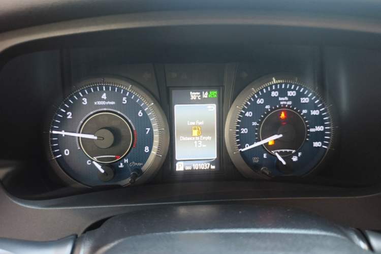 Used Toyota SIENNA  Instrument Cluster