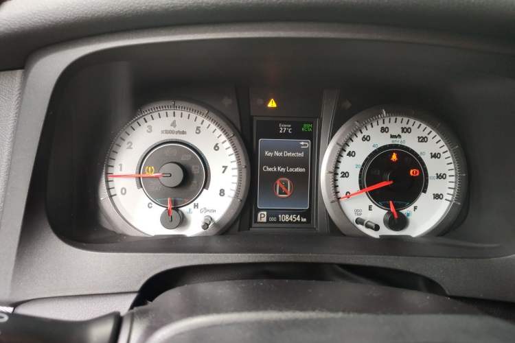 Used Toyota SIENNA 2019 3.5L Four-Wheel Drive Limited 7-Seater Canadian Version Instrument Cluster