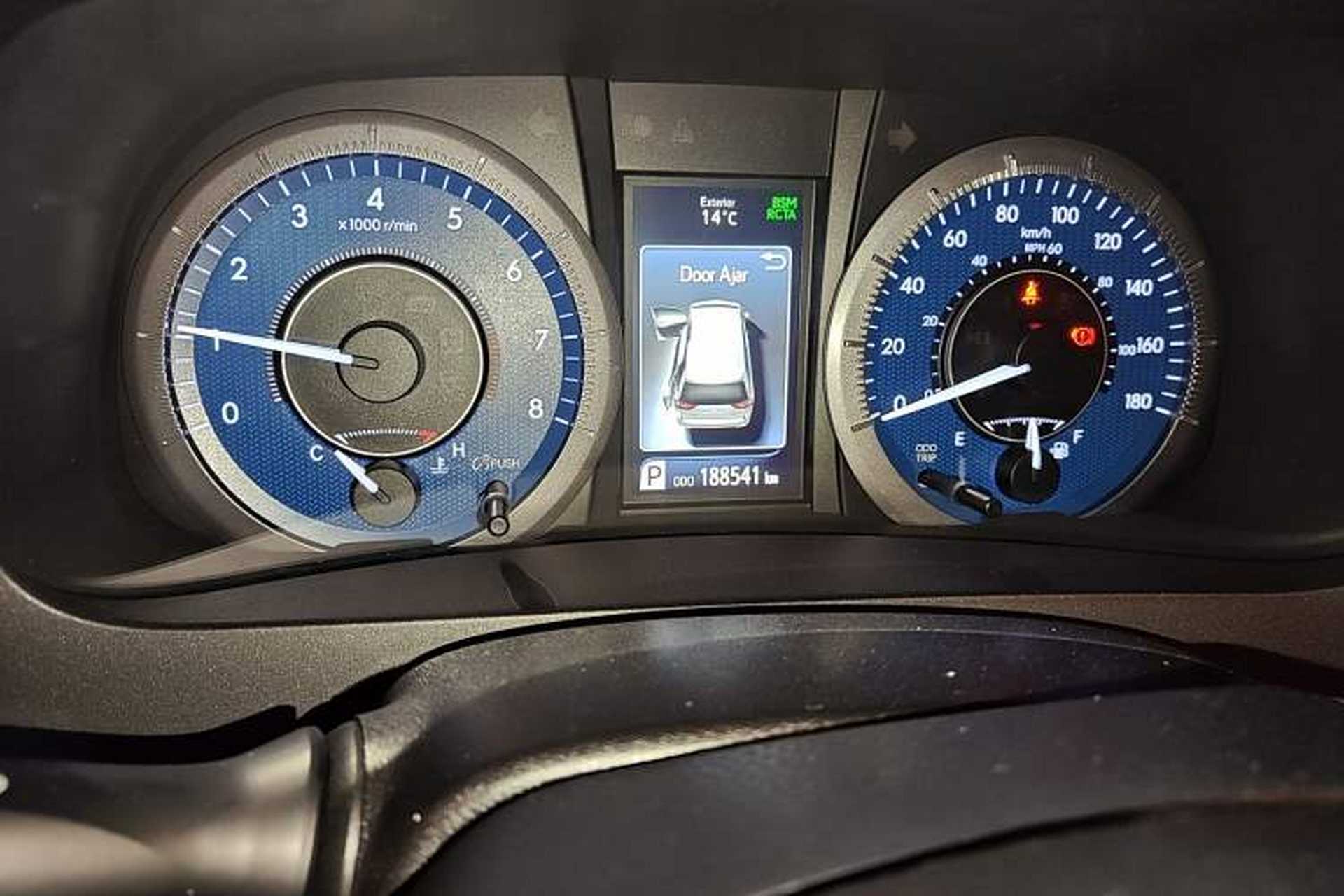 Used Toyota SIENNA 2019 3.5L Four-Wheel Drive Limited 7-Seater Canadian Version Instrument Cluster
