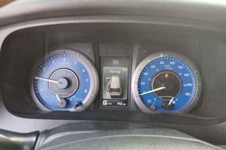 Used Toyota SIENNA  Instrument Cluster