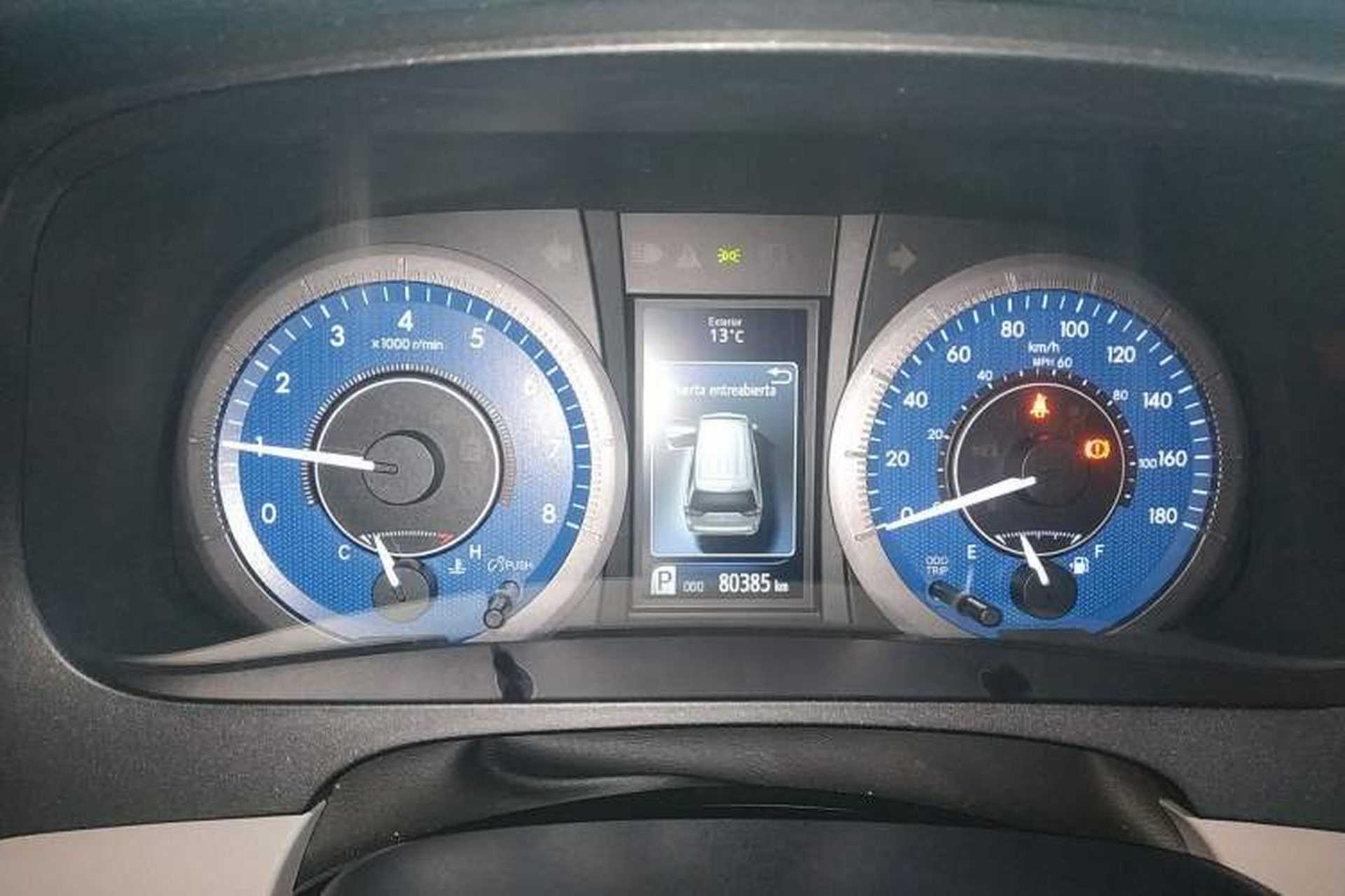 Used Toyota SIENNA 2019 3.5L Two-Wheel Drive LE Trim 7 Seats U.S. Specification Instrument Cluster