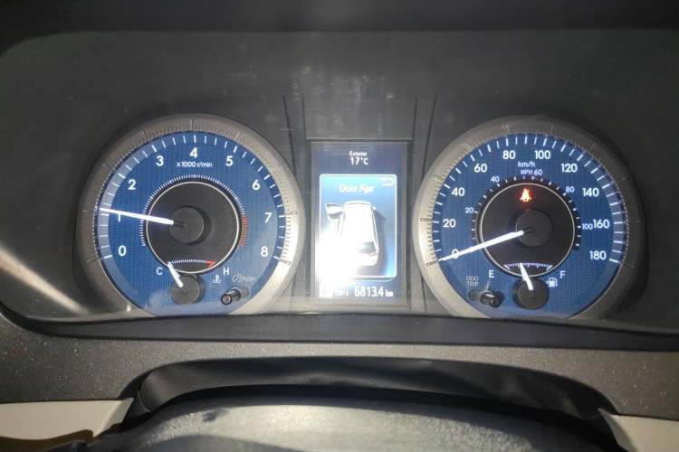Used Toyota SIENNA  Instrument Cluster