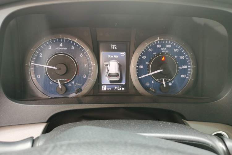 Used Toyota SIENNA  Instrument Cluster
