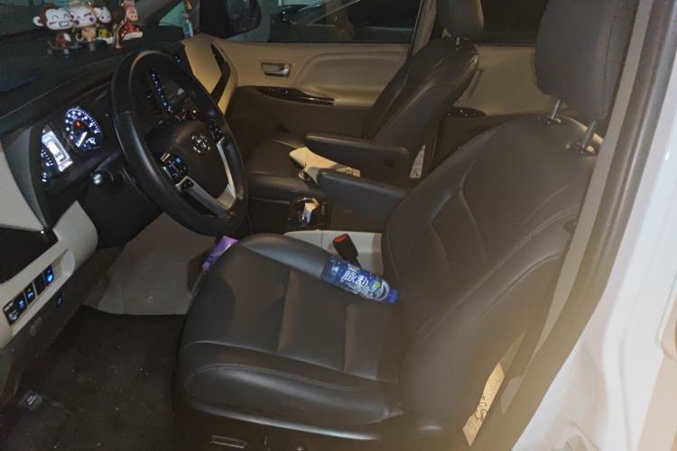 Used Toyota SIENNA 2019 3.5L Two-Wheel Drive XLE 7 Seats U.S. Specification Left Front Seat