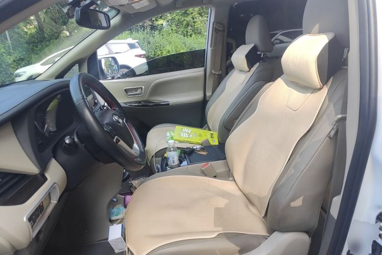 Used Toyota SIENNA  Left Front Seat