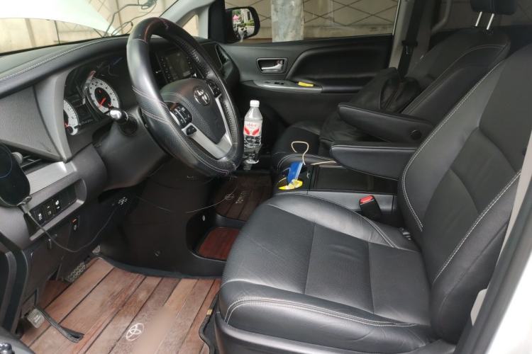 Used Toyota SIENNA 2019 3.5L Four-Wheel Drive Limited 7-Seater Canadian Version Left Front Seat