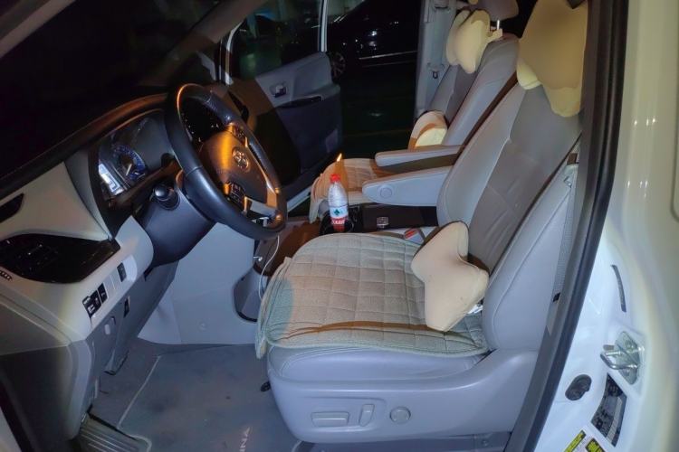 Used Toyota SIENNA  Left Front Seat