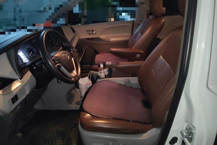 Used Toyota SIENNA  Left Front Seat