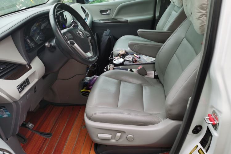 Used Toyota SIENNA  Left Front Seat