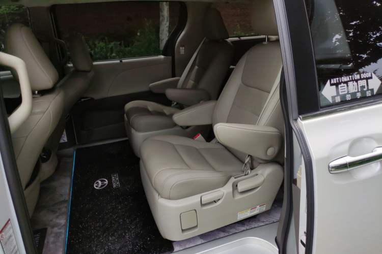 Used Toyota SIENNA  Left Rear Seat