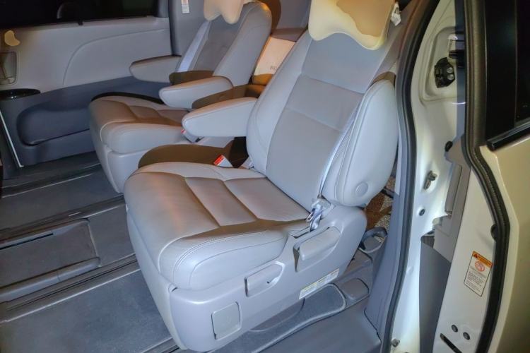 Used Toyota SIENNA  Left Rear Seat