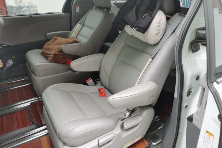 Used Toyota SIENNA  Left Rear Seat