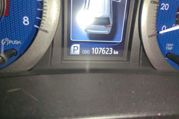 Used Toyota SIENNA  Odometer Close Up