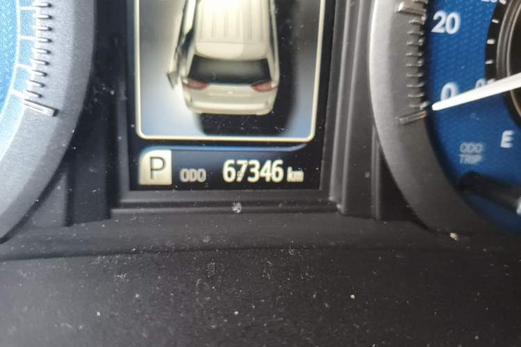 Used Toyota SIENNA  Odometer Close Up