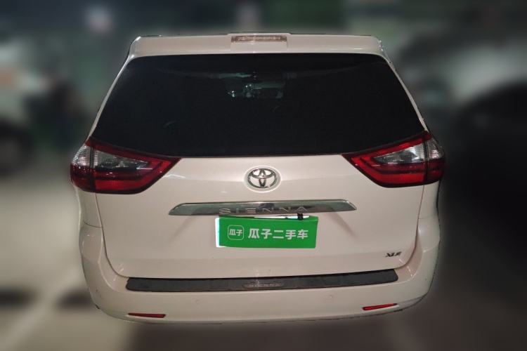 Used Toyota SIENNA 2019 3.5L Two-Wheel Drive XLE 7 Seats U.S. Specification Rear