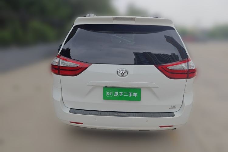 Used Toyota SIENNA  Rear