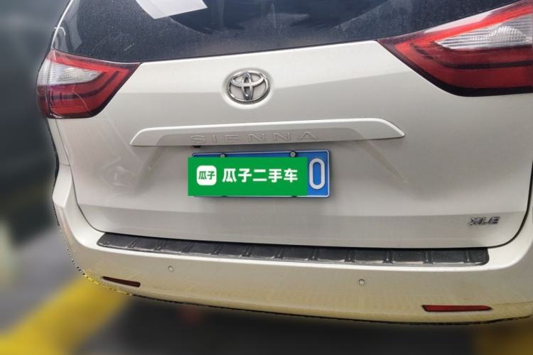Used Toyota SIENNA 2019 3.5L Two-Wheel Drive LE Trim 7 Seats U.S. Specification Rear