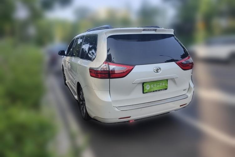 Used Toyota SIENNA  Rear Left 45 Deg