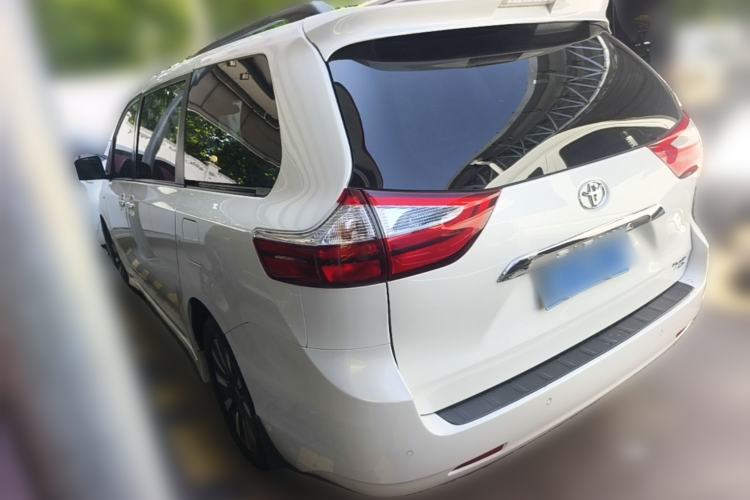 Used Toyota SIENNA  Rear Left 45 Deg