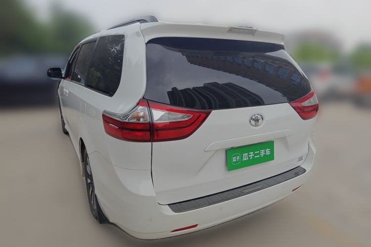 Used Toyota SIENNA  Rear Left 45 Deg