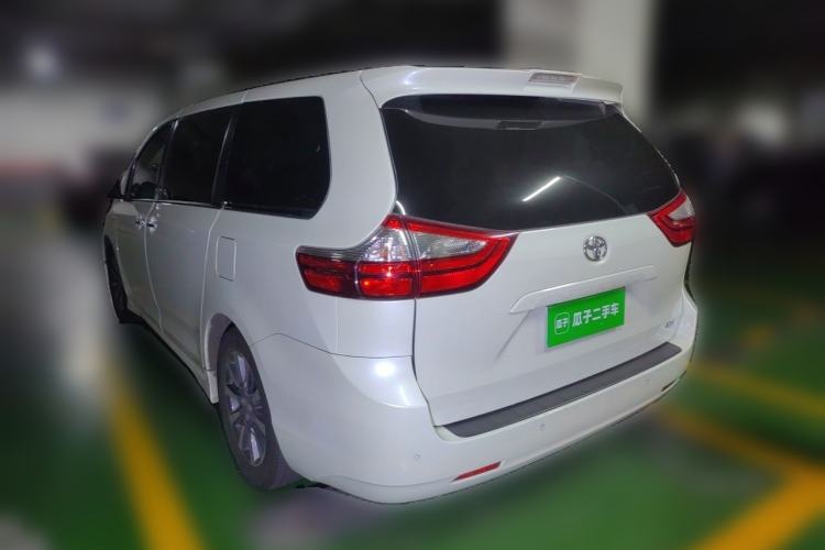 Used Toyota SIENNA  Rear Left 45 Deg