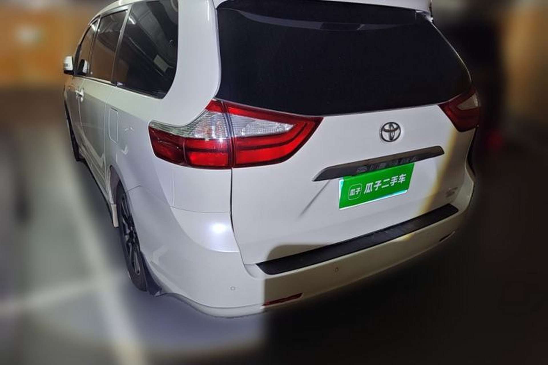 Used Toyota SIENNA 2019 3.5L Four-Wheel Drive Limited 7-Seater Canadian Version Rear Left 45 Deg