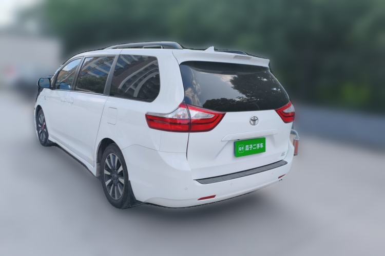 Used Toyota SIENNA  Rear Left 45 Deg