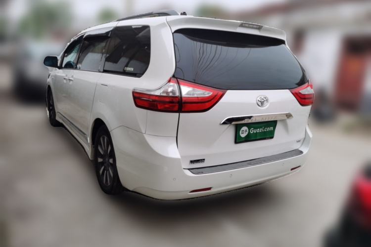 Used Toyota SIENNA  Rear Left 45 Deg