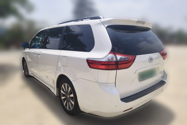 Used Toyota SIENNA  Rear Left 45 Deg