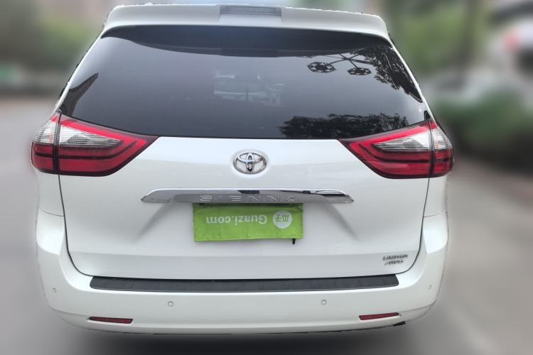 Used Toyota SIENNA  Rear