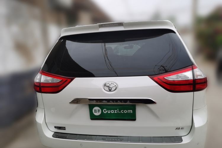 Used Toyota SIENNA  Rear