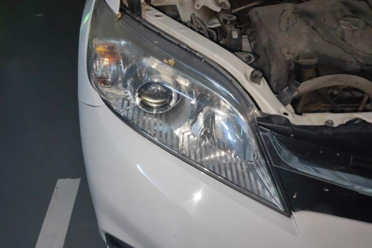 Used Toyota SIENNA  Right Front Headlight