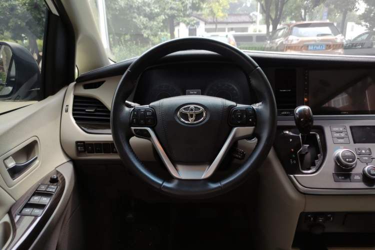 Used Toyota SIENNA  Steering Wheel