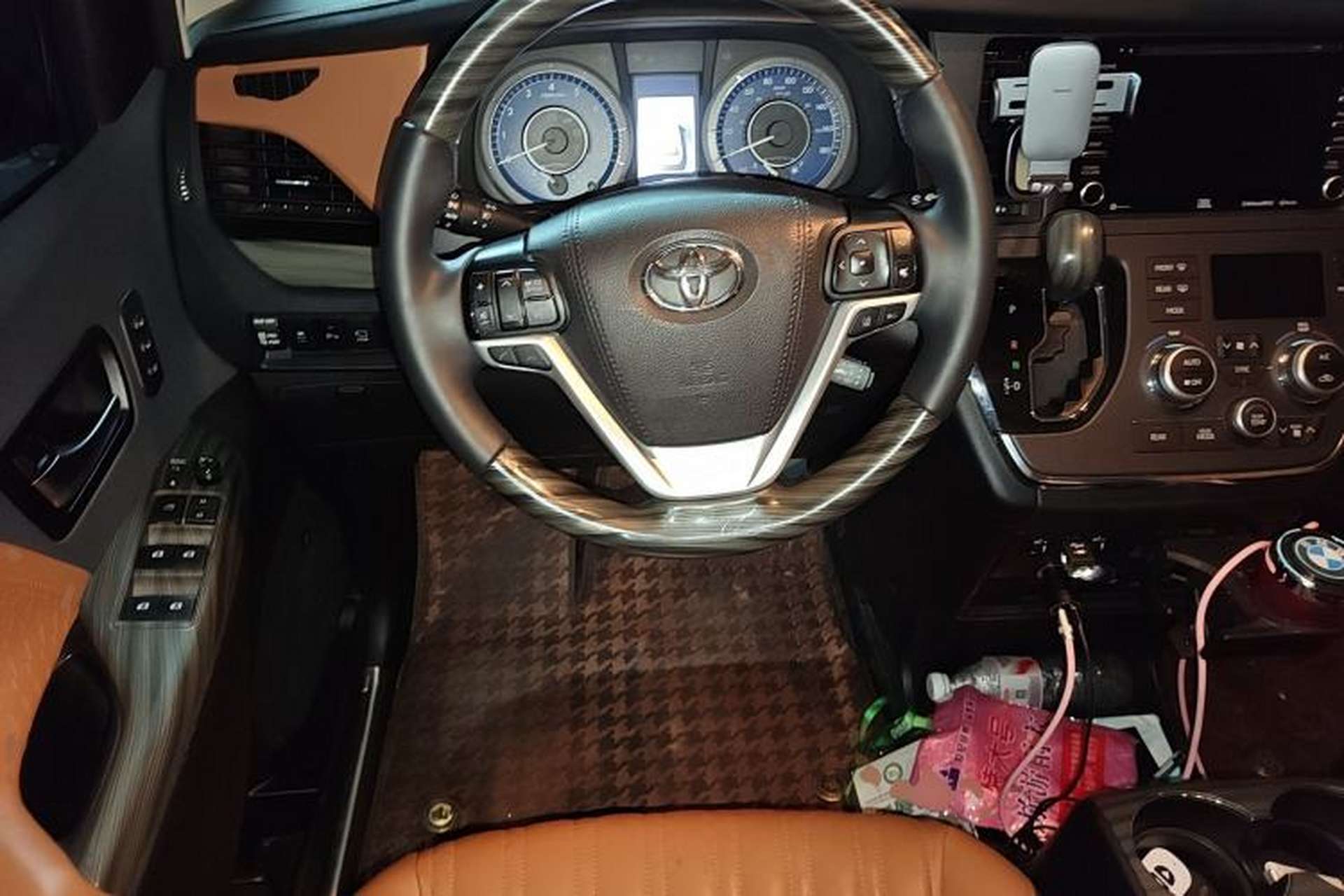Used Toyota SIENNA 2019 3.5L Four-Wheel Drive Limited 7-Seater Canadian Version Steering Wheel