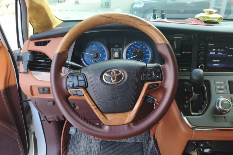 Used Toyota SIENNA  Steering Wheel