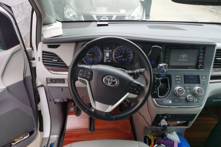 Used Toyota SIENNA  Steering Wheel
