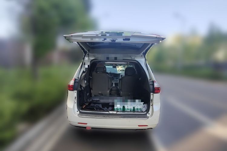 Used Toyota SIENNA  Trunk