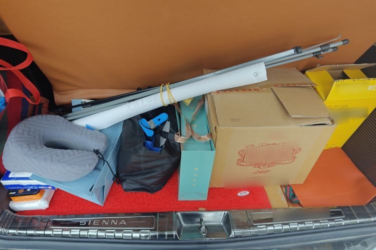 Used Toyota SIENNA  Trunk