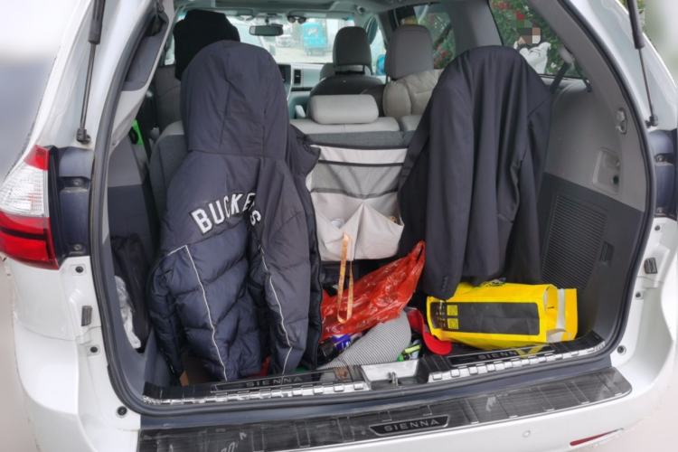Used Toyota SIENNA  Trunk