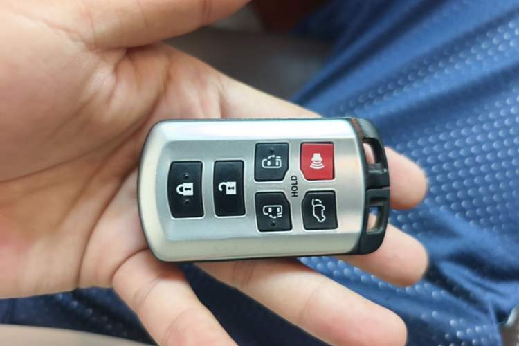 Used Toyota SIENNA  Vehicle Key